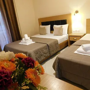 Affittacamere Anna House 3, Sarti