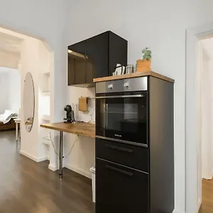 roman-market-upper-aristitelous-sq-luxury-apartment.hotels-of-thessaloniki.com/