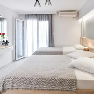 Hotel House Stelitsa, Sarti